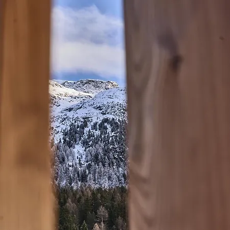 The View Szálloda St. Moritz